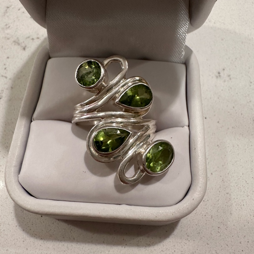Sterling silver /peridot ring